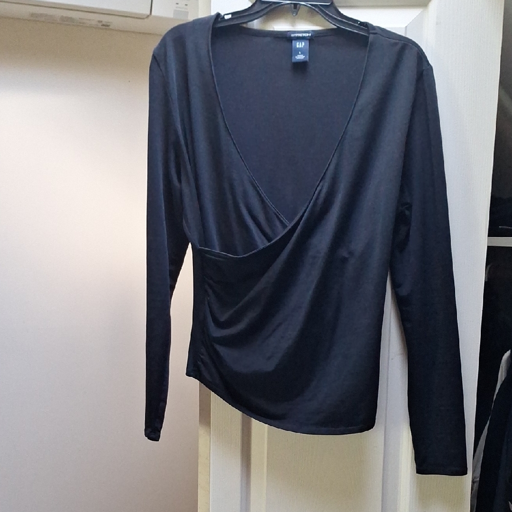GAP Women's Black V-Neck Top